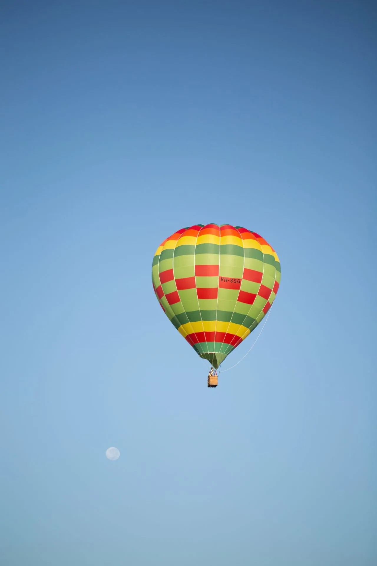 beautiful-vertical-picture-hot-air-balloon-clean-blue-sky